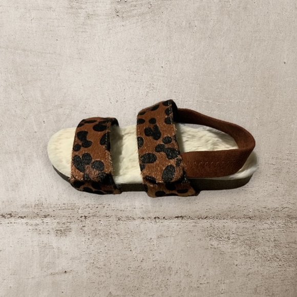 NEW IN BOX Nasty Gal Faux Pony Hair Leopard Strappy Fur Lined Cozy Sandals - Picture 2 of 3